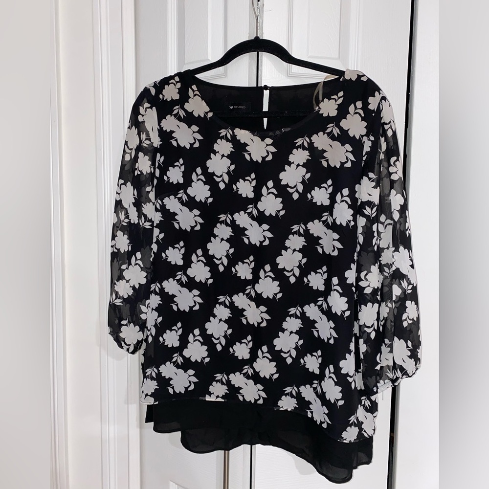AB STUDIO Black and White Flower Pattern Blouse Size XL